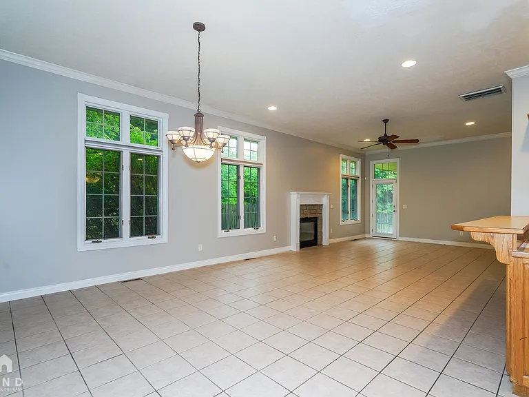 3253 Kickapoo Ave — Photo 6