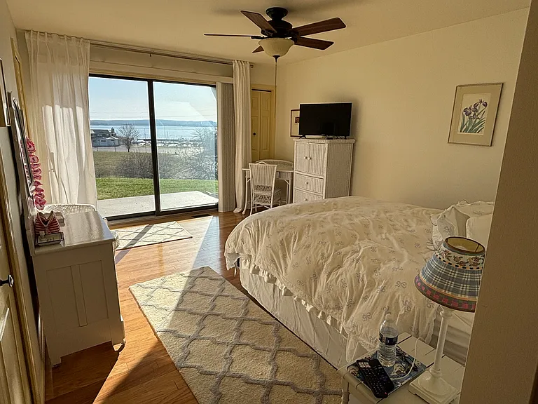 1034 Marina Bluff Dr — Photo 11