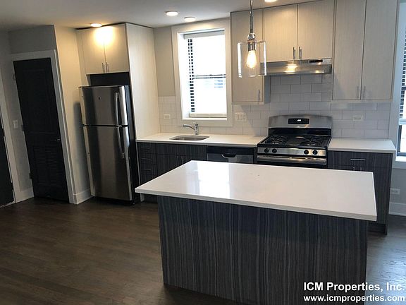 3rd image of 2607 N Rockwell St #3