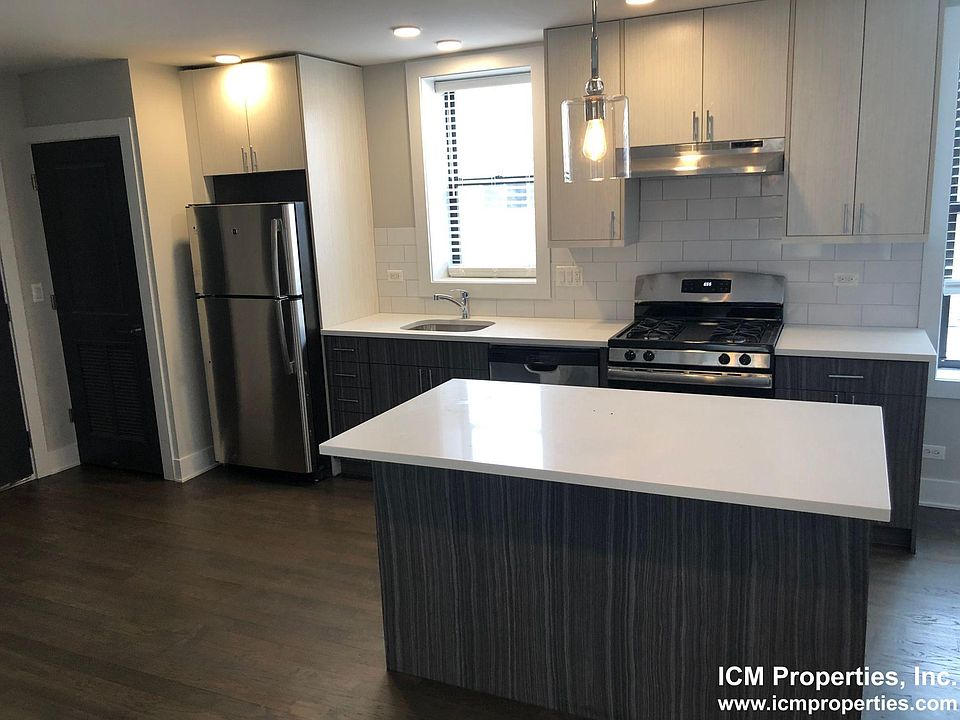1st image of 2620 N Rockwell St #3D
