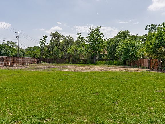 2nd image of 5934 Lakehurst Ave