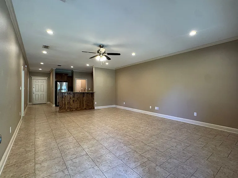 9100 Shadow Oak Dr — Photo 15