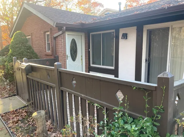 431 Birchwood Road #431, Medford, NY 11763