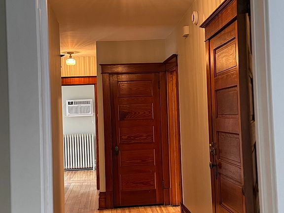3rd image of 901 1/2 Barland St