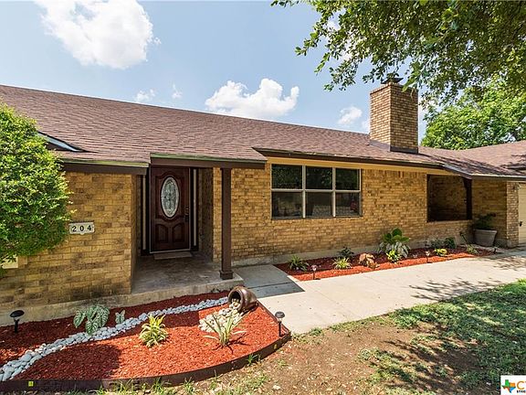 2nd image of 204 Spanish Oaks Dr