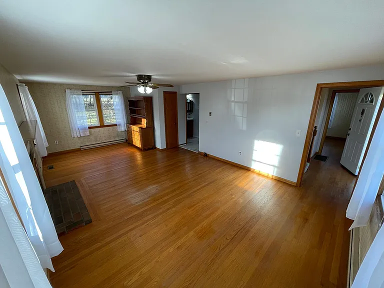 46 Glendale Dr — Photo 12
