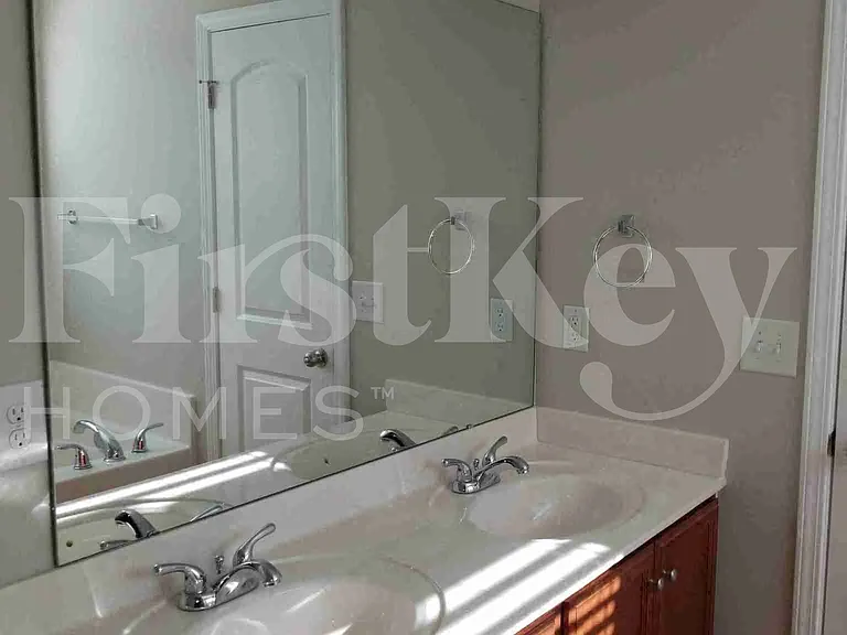 901 Leatherstone Ln — Photo 19
