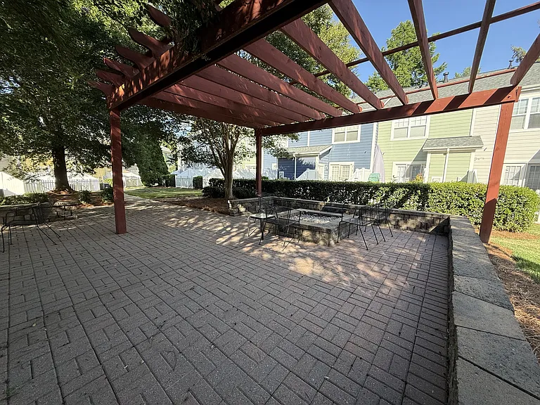 357 Hurston Cir — Photo 22