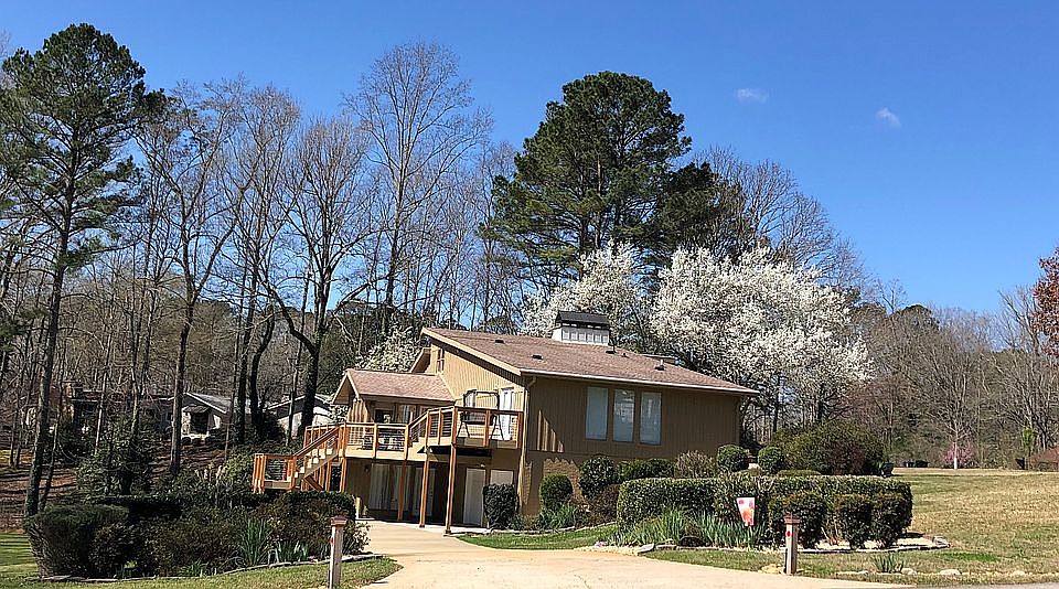 1st image of 20 Pine Lake Dr