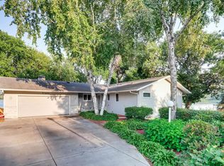 7321 Mariner Dr, Maple Grove, MN 55311