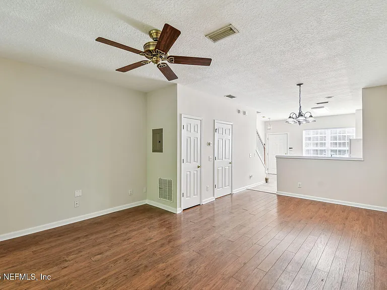 3542 Lone Tree Ln — Photo 14