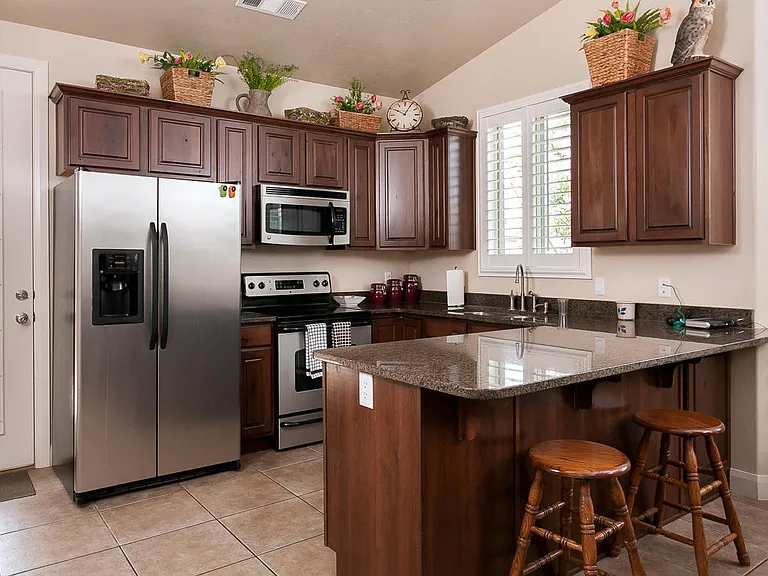 358 E Munich Dr — Photo 18