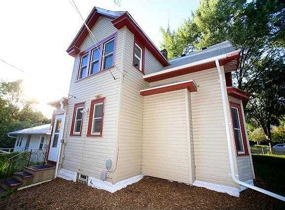 2nd image of 378 Geranium Ave E