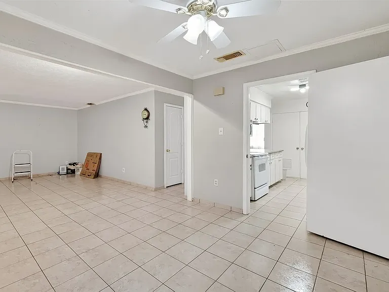 3834 Willow Spring Ln — Photo 15