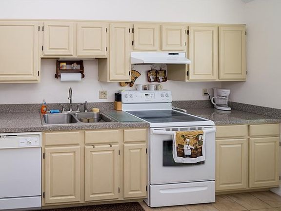 2nd image of 455 Waterford Way