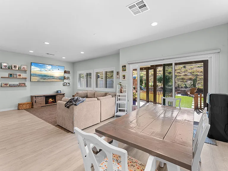 5428 Meridian Pl — Photo 20