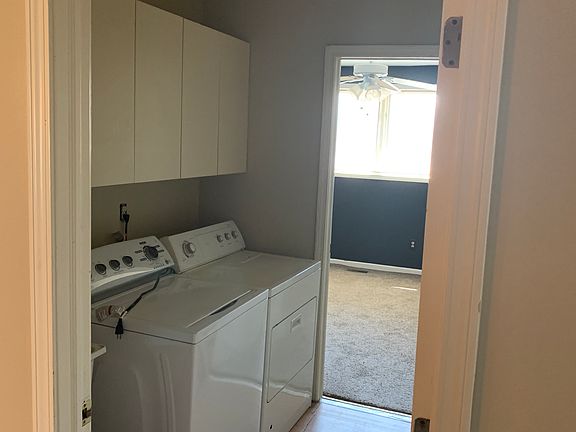 2nd image of 9803 Hawthorne Glen Dr