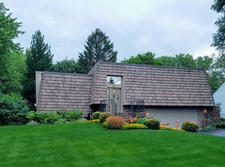 581 Riedy Rd, Lisle, IL 60532