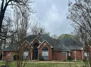 305 Red Oak Ln, Powderly, TX 75473