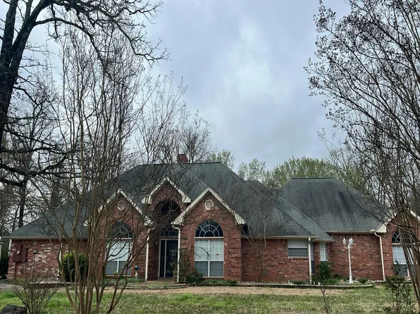 305 Red Oak Ln, Powderly, TX 75473