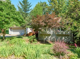 12 Walking Woods Dr, Lake Oswego, OR