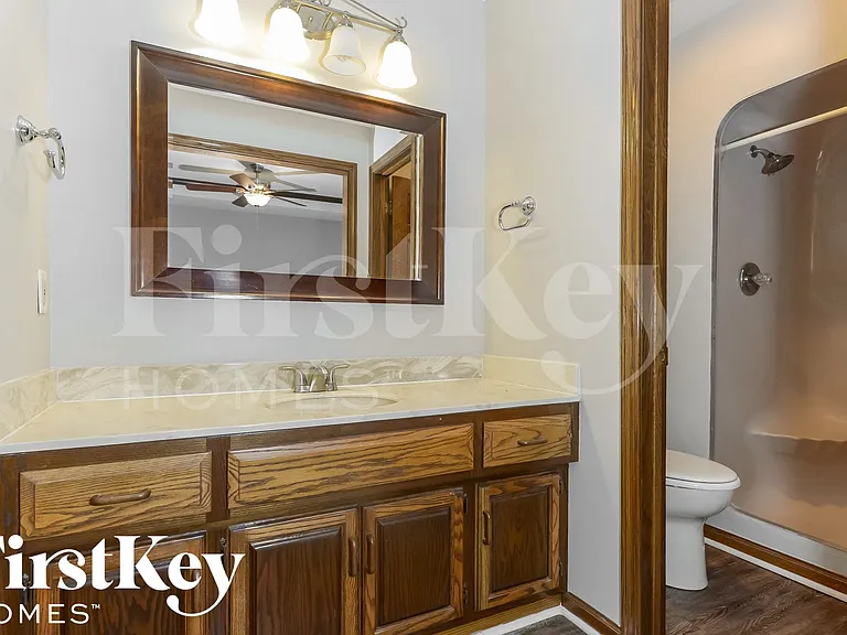 5817 N Indiana Ave — Photo 10