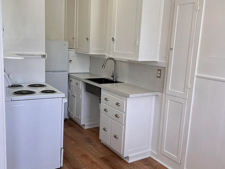 Kitchens will vary from studio to studio