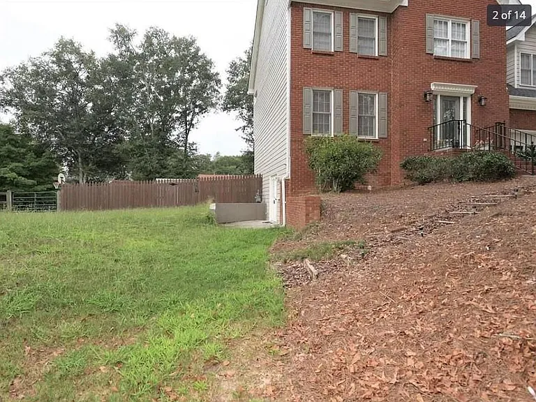 2945 Riverbend Dr — Photo 11