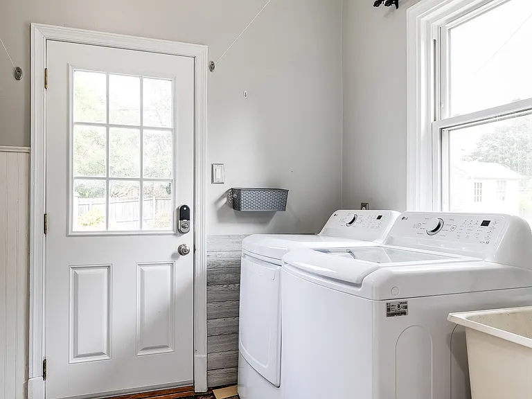 2424 Wedgewood Ave — Photo 11