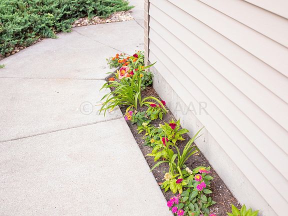 5th image of 1905 50th Ave N