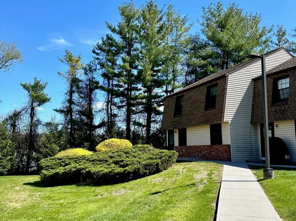 17 Homestead Lane #17, Brookfield, CT 06804