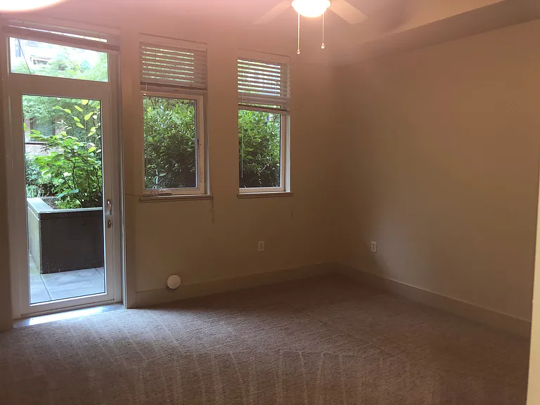 1700 N Northlake Way #106 — Photo 14
