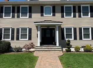 362 Ferris Rd, Seaford, NY 11783