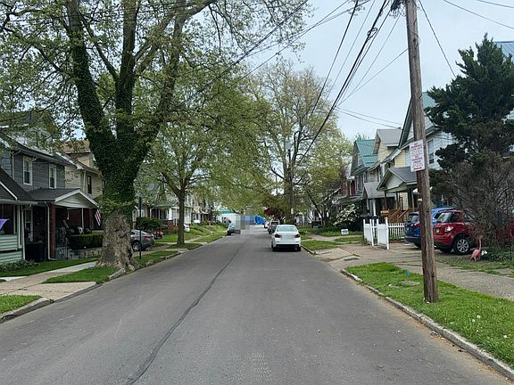 4th image of 1044 W 27th St