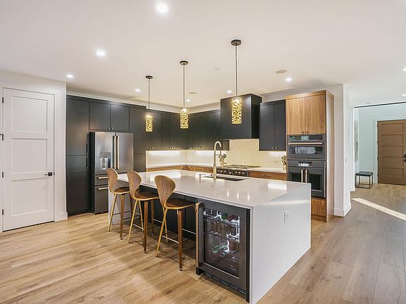Gorgeous kitchen with high end appliances.