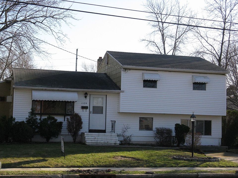 1900 sq ft split level