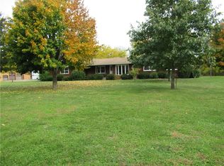 6830 E Bethany Leroy Rd, Pavilion, NY 14525