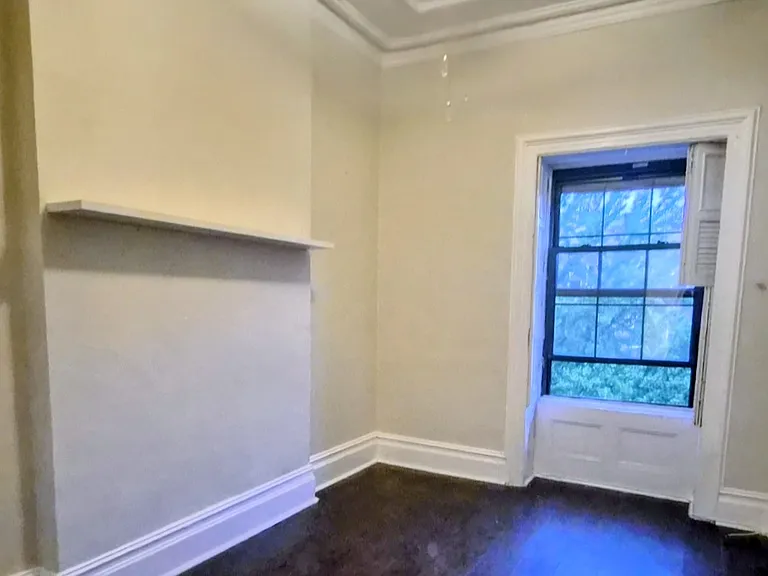 1123 Bergen St #4 — Photo 1