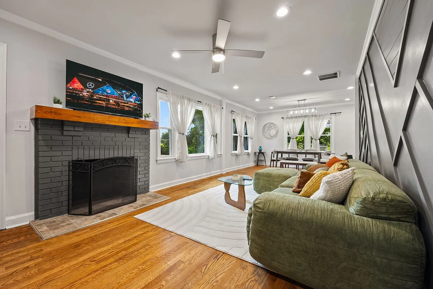 5 bed, 3.0 bath, $10,178 — Photo 3