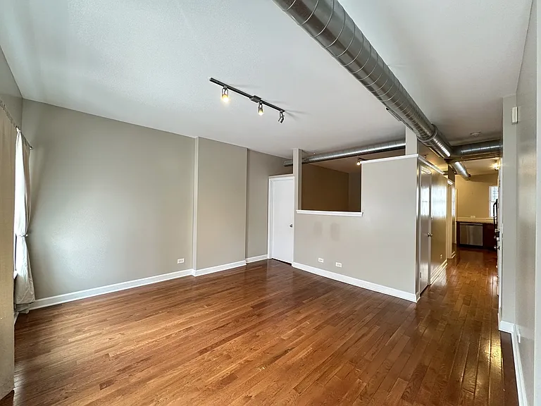674 N Orleans St #3 — Photo 8