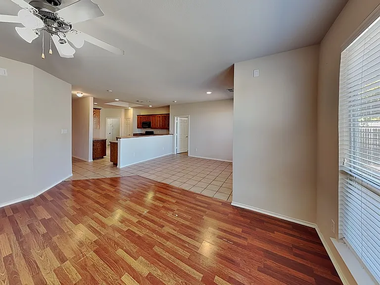 5800 Pearl Oyster Ln — Photo 3