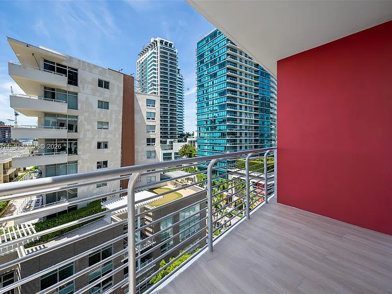90 NE 32nd St #914 — Photo 9