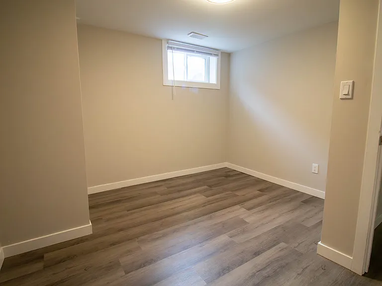 121 Golden Blvd W — Photo 15