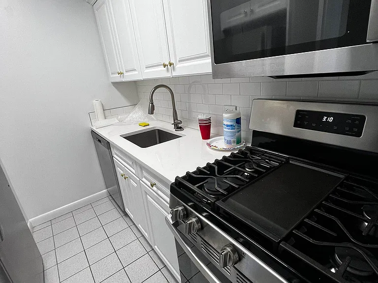353 E 83rd St #14J — Photo 5