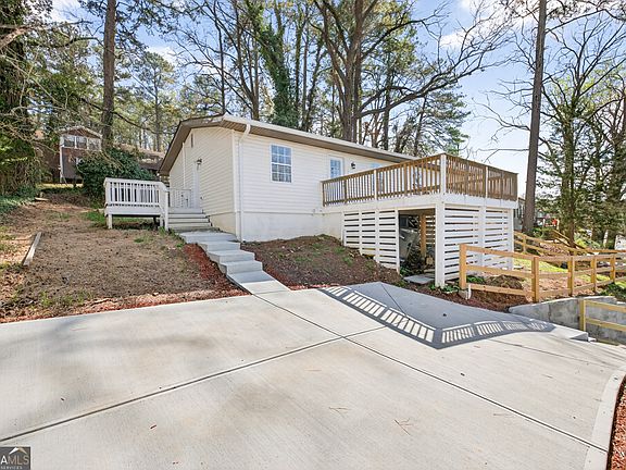 2nd image of 472 Rigby St NE