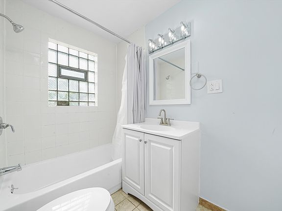 4th image of 420 Prospect Blvd #1N