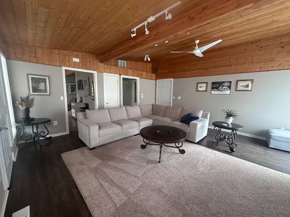 3325 SW Hailey Ave #B, Pendleton, OR 97801