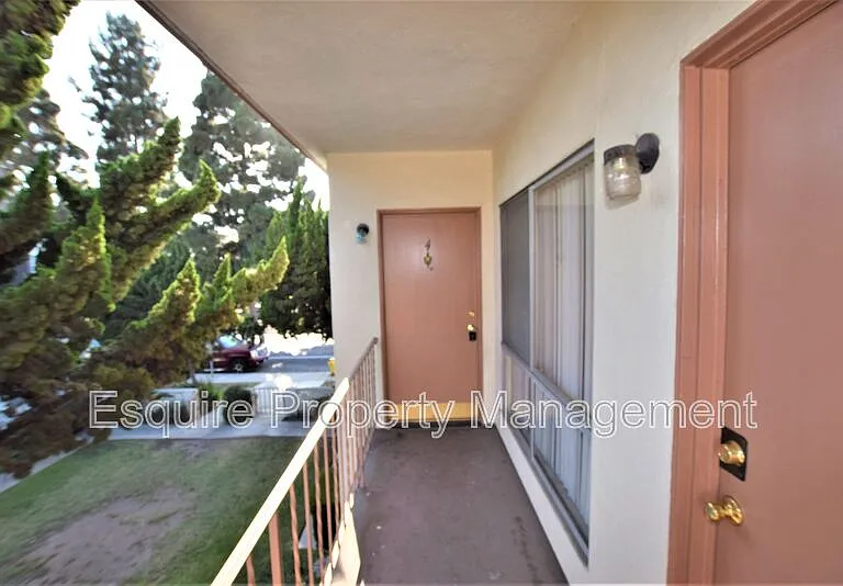 2050 N Ventura Rd #4 — Photo 2