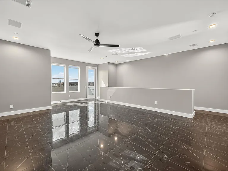 5919 E Post Oak Ln — Photo 35