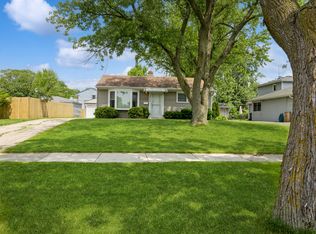 3406 Central Rd, Rolling Meadows, IL 60008